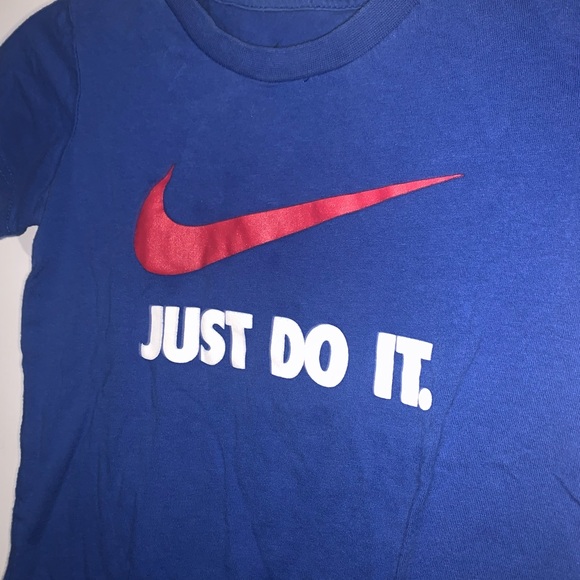 Nike Blue and Red “Just Do It” Logo Tee Boys 4T Like New - Picture 2 of 4